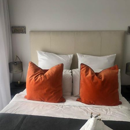 Luxurious Waterfall 1 Bedroom Condo With Free Uncapped Wifi Midrand Bagian luar foto