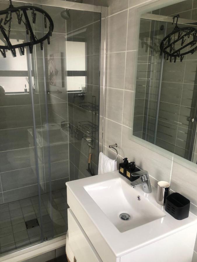 Luxurious Waterfall 1 Bedroom Condo With Free Uncapped Wifi Midrand Bagian luar foto