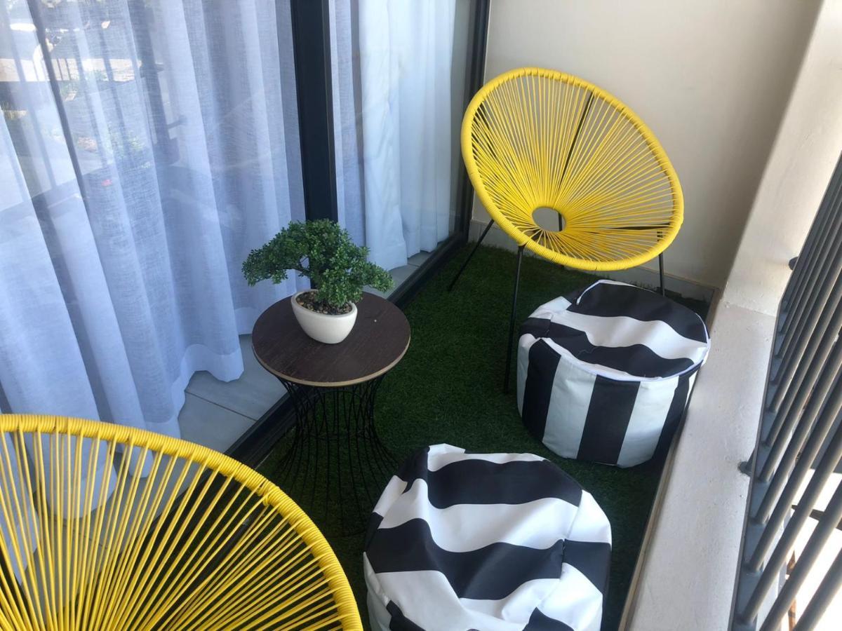 Luxurious Waterfall 1 Bedroom Condo With Free Uncapped Wifi Midrand Bagian luar foto